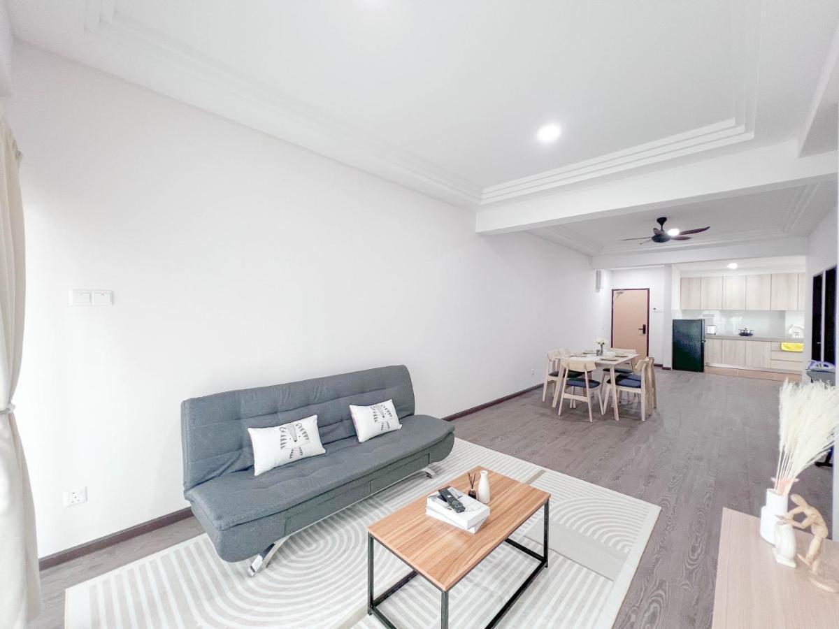 Mh Maison By Manhattan Group *